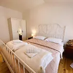 Zamaria Guest house