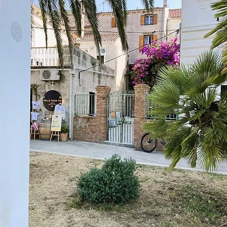 Zamaria بيت ضيافة