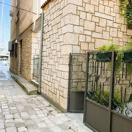 Zamaria بيت ضيافة